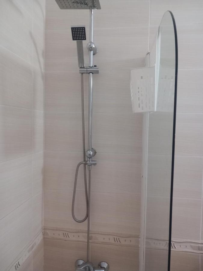 Barlee'S Apartment Paralimni Bagian luar foto