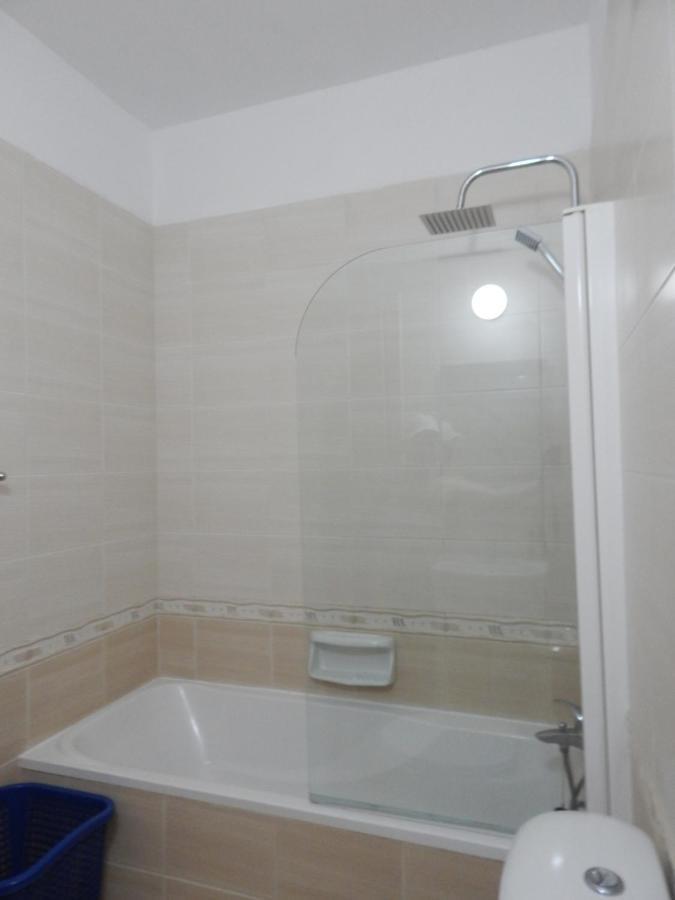 Barlee'S Apartment Paralimni Bagian luar foto