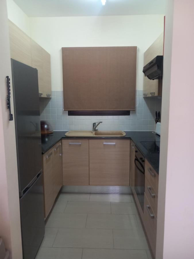 Barlee'S Apartment Paralimni Bagian luar foto