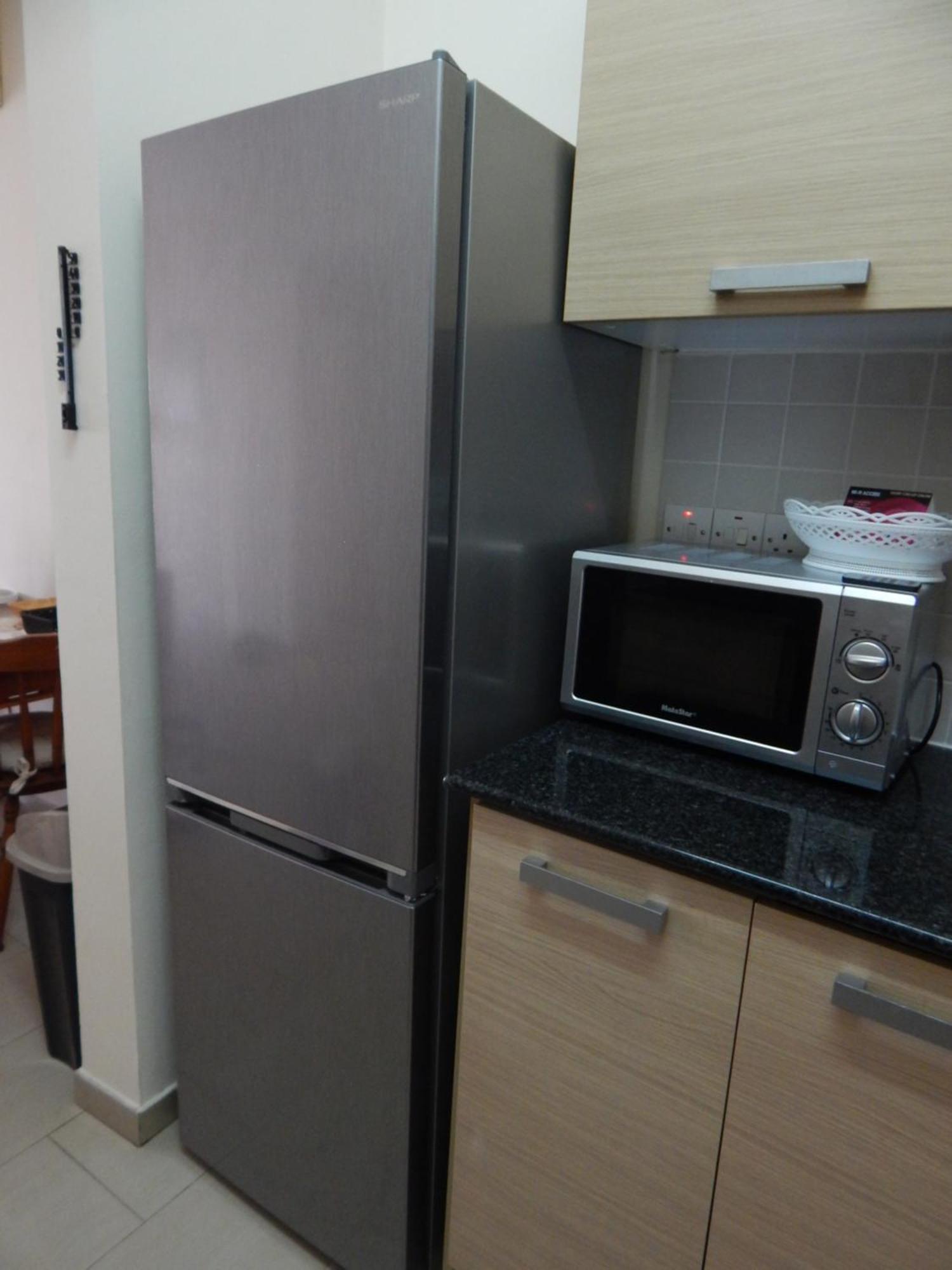 Barlee'S Apartment Paralimni Bagian luar foto