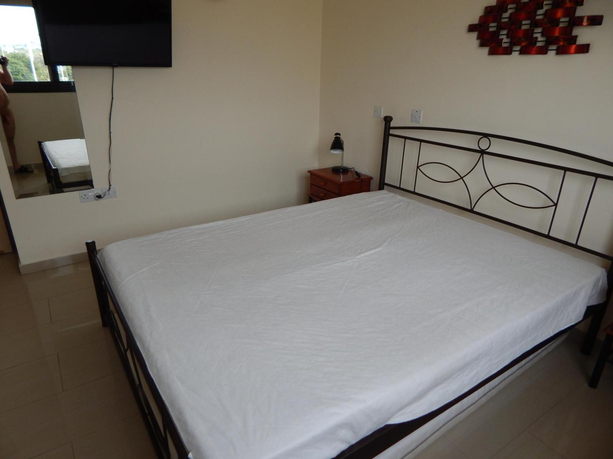 Barlee'S Apartment Paralimni Bagian luar foto